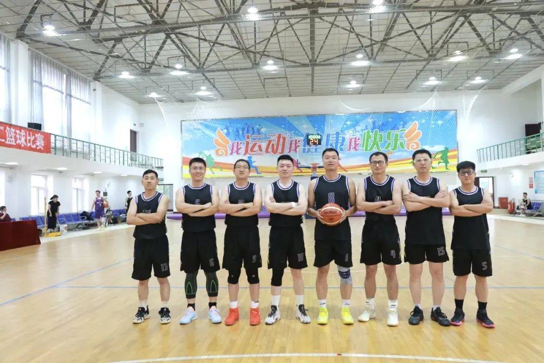 关于热血运动员竞技风采，篮球擂台上肆意释放，精湛球艺的信息