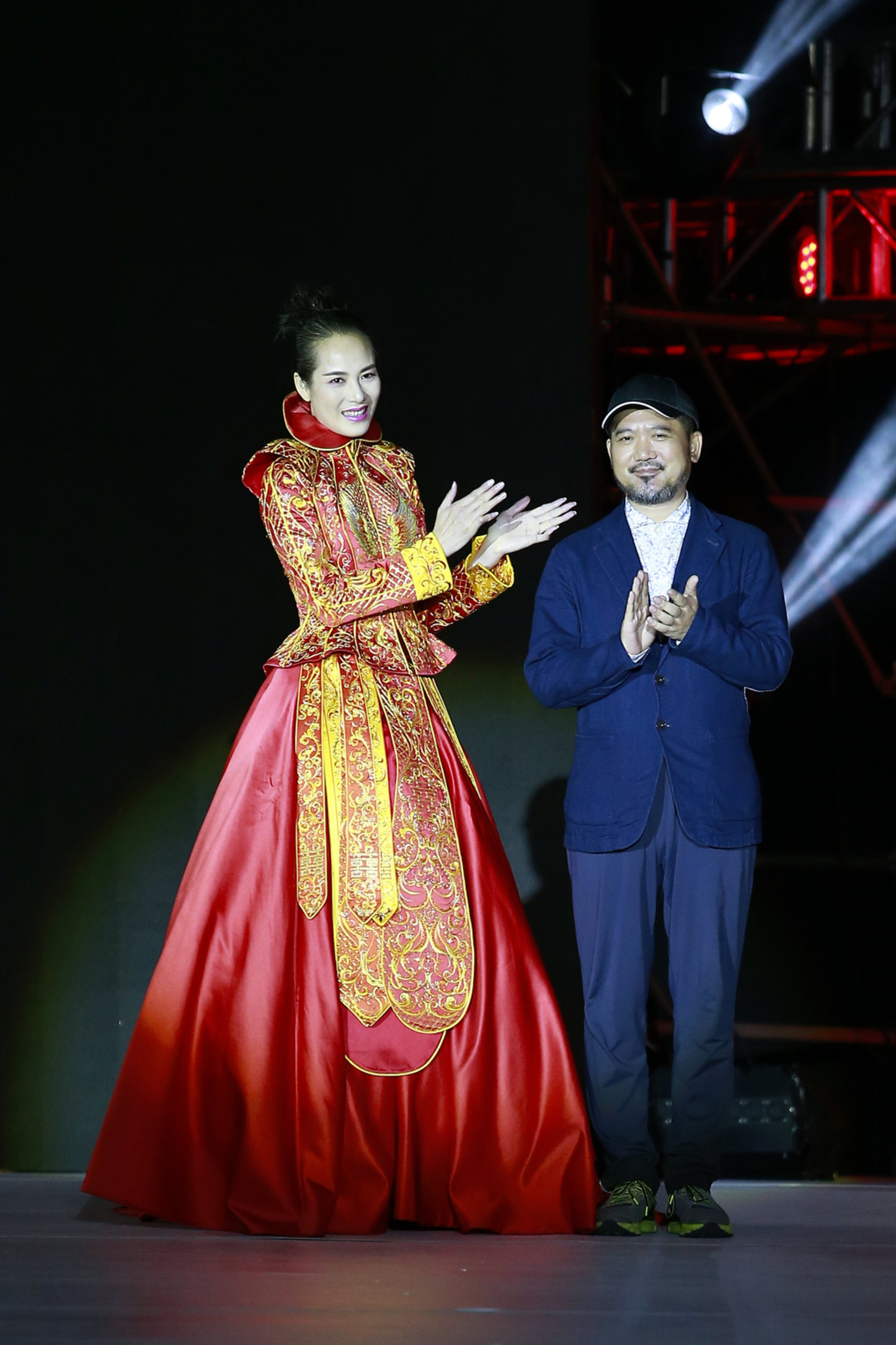 激情碰撞：中韩豪门迎来对决的简单介绍